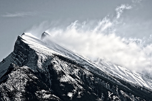 Summit Wind, Alberta: photo of mountain with blowing snow